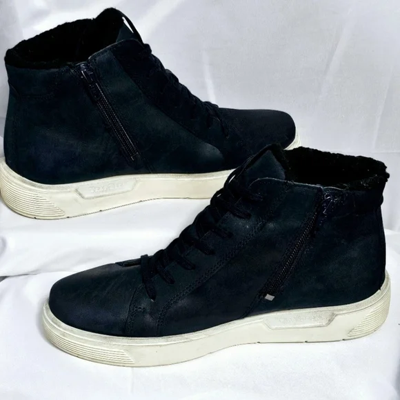 Size 38 Navy Ecco Tray Tech Sneaker - Picture 4 of 7